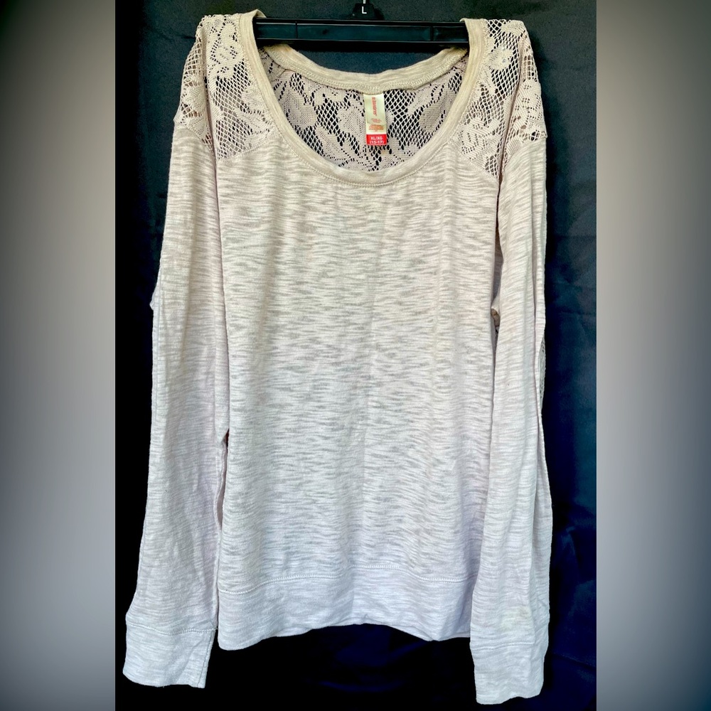 No boundaries- size XL. Long sleeve with partial open pattern back